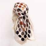 Le foulard cheveux femme AMELIE de couleur blanc crème à pois noir argenté et bronze chez Foulard Frenchy